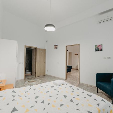 Studio Piata Amzei Nr.1 Bucureşti Ngoại thất bức ảnh