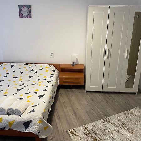 Studio Piata Amzei Nr.1 Bucureşti Ngoại thất bức ảnh