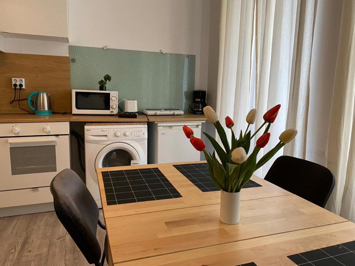 Studio Piata Amzei Nr.1 Bucureşti Ngoại thất bức ảnh