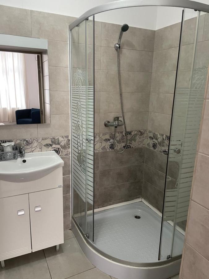 Studio Piata Amzei Nr.1 Bucureşti Ngoại thất bức ảnh