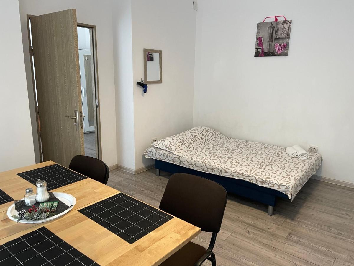 Studio Piata Amzei Nr.1 Bucureşti Ngoại thất bức ảnh