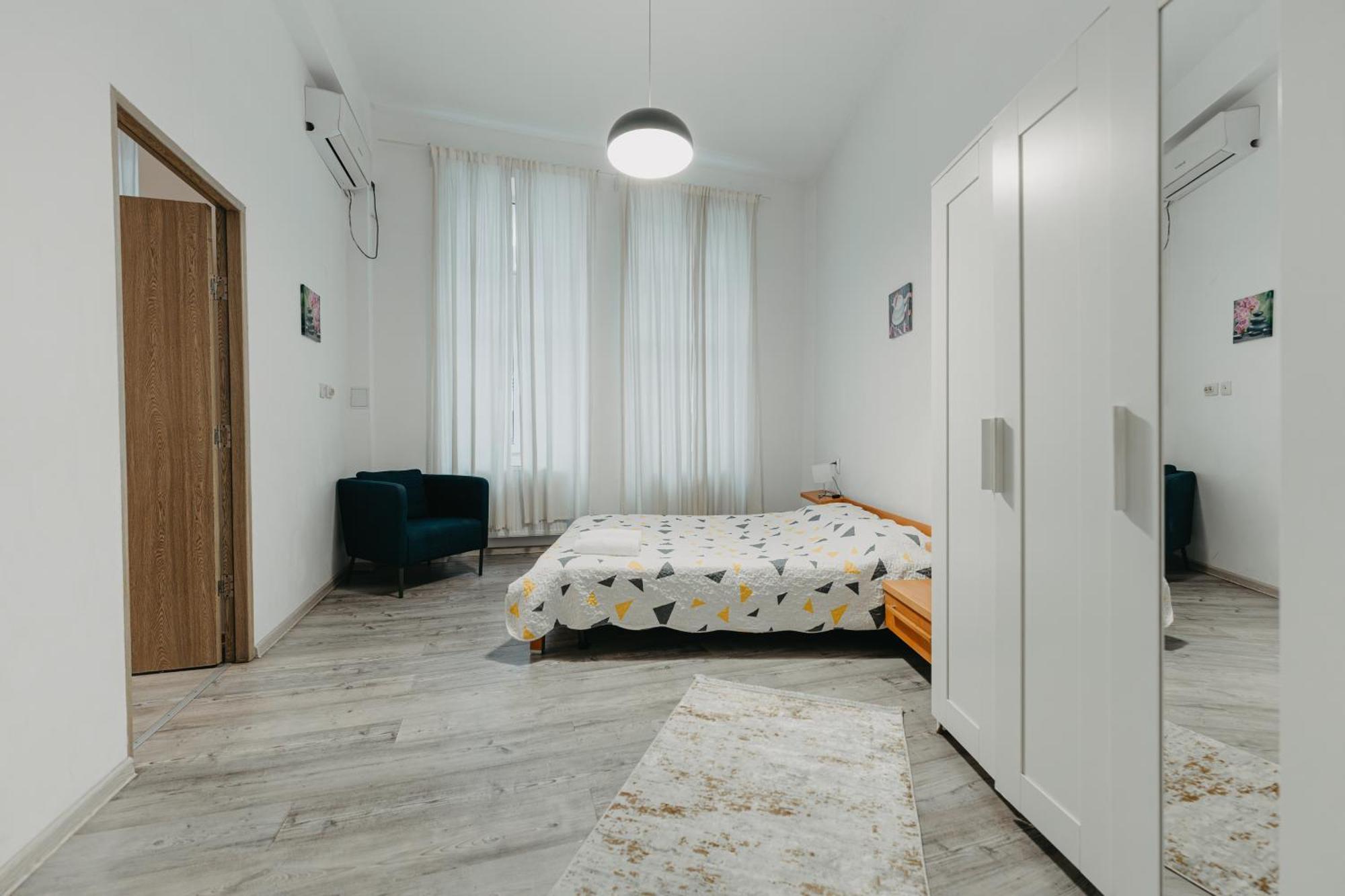 Studio Piata Amzei Nr.1 Bucureşti Ngoại thất bức ảnh