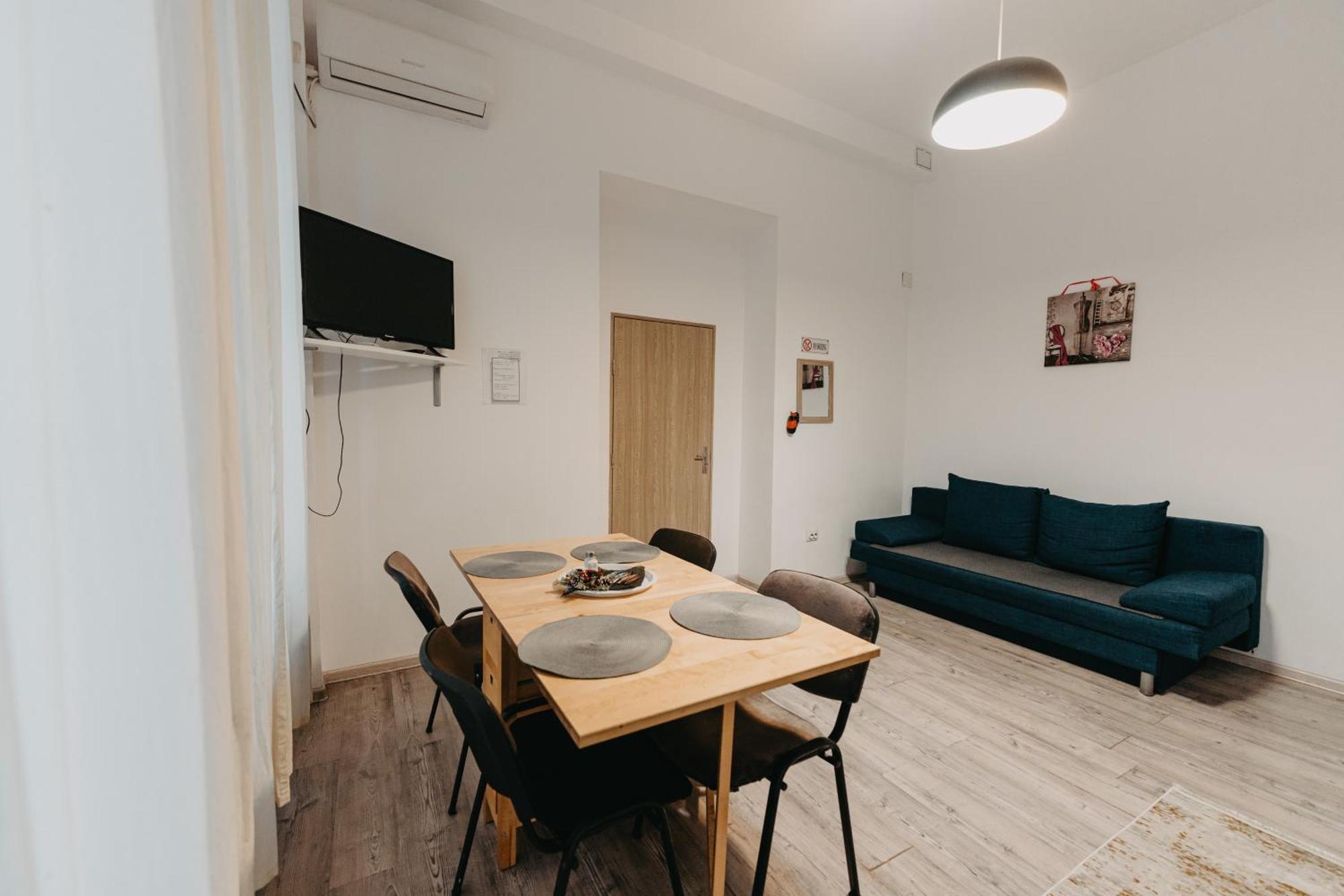 Studio Piata Amzei Nr.1 Bucureşti Ngoại thất bức ảnh